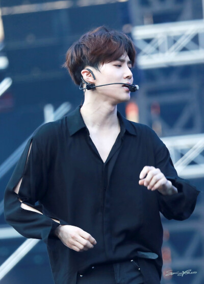 金俊勉 suho EXO 帅哥