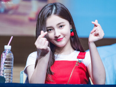 Nancy 李承利 MOMOLAND