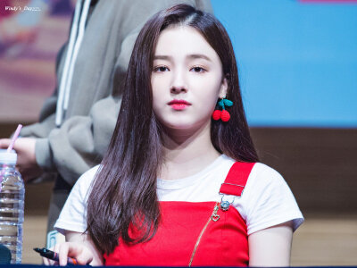 Nancy 李承利 MOMOLAND