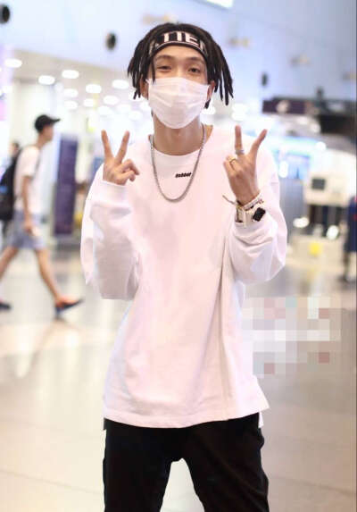 有一点点脸红,你在偷看我