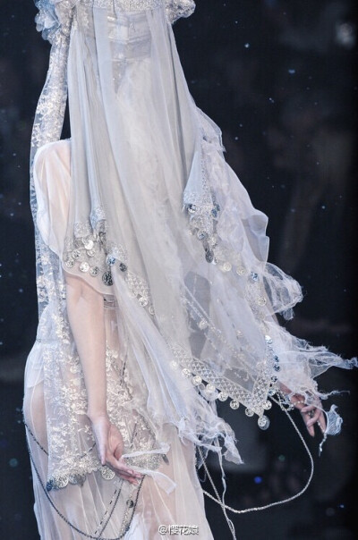 John Galliano Fall 2009 ♔ 疯狂美丽✦˖⋆ ​​​​