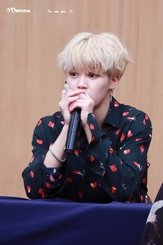 朴智旻 【HQ】170922 Aladin签售 高清 是我们小可爱旻旻了 ​​​​@MINToYou_1013