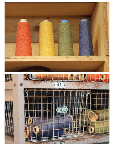 
〝从此以后，我尝试把各种植物原始的颜色，染成了不同的棉线，原始的颜色有种生命的力量，我可以感觉到大自然的颜色，透过这些棉线重现在我们的生活之间。〞
而这些由天然植物萃取出来的染料，这些染了大地颜色的每…