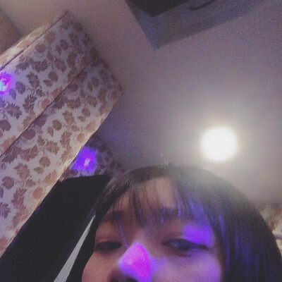 女生头像/短发/眼睛