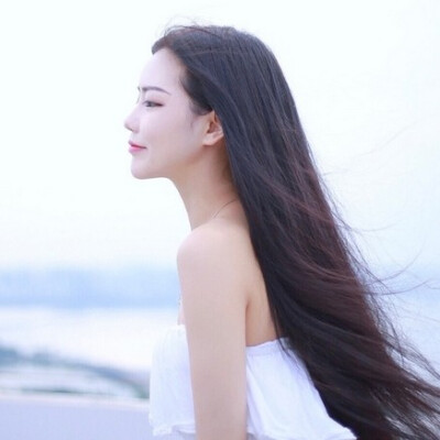 做喜欢的事情
奔赴真实简单的生活
是是非非总是少不了
闲言碎语平常心就好
毕竟日子是自己的