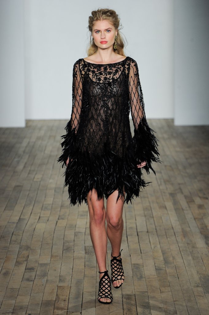 拉萨罗 lazaro 2018/19秋冬婚纱礼服发布秀