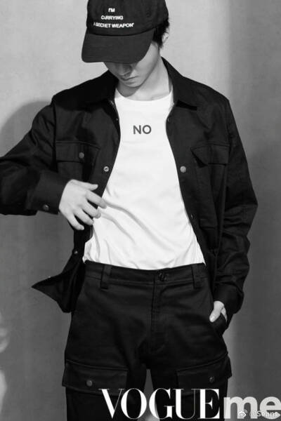 SEAN SUEN aw17 Yes/No tee for VOGUEme 2017年十月刊
图源微博