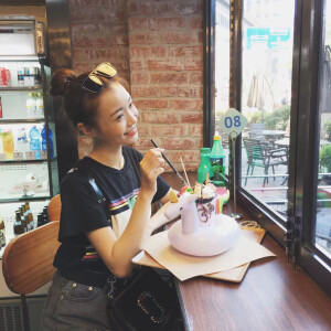 元气美少女 颜晗
本人照片  禁拿图