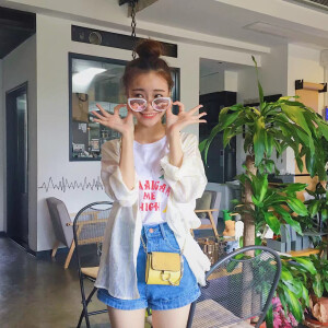 元气美少女 颜晗
本人照片  禁拿图