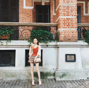 元气美少女 颜晗
本人照片  禁拿图