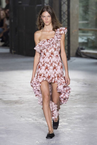 Giambattista Valli - Spring 2018 Ready-to-Wear ​