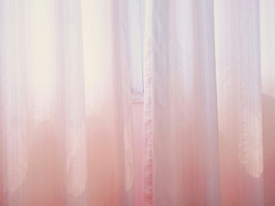 粉色窗帘