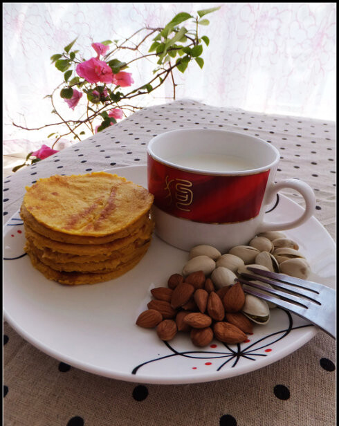 10分钟搞定最适合电脑族和学生族食用的早餐饼——奶香芒果早餐饼