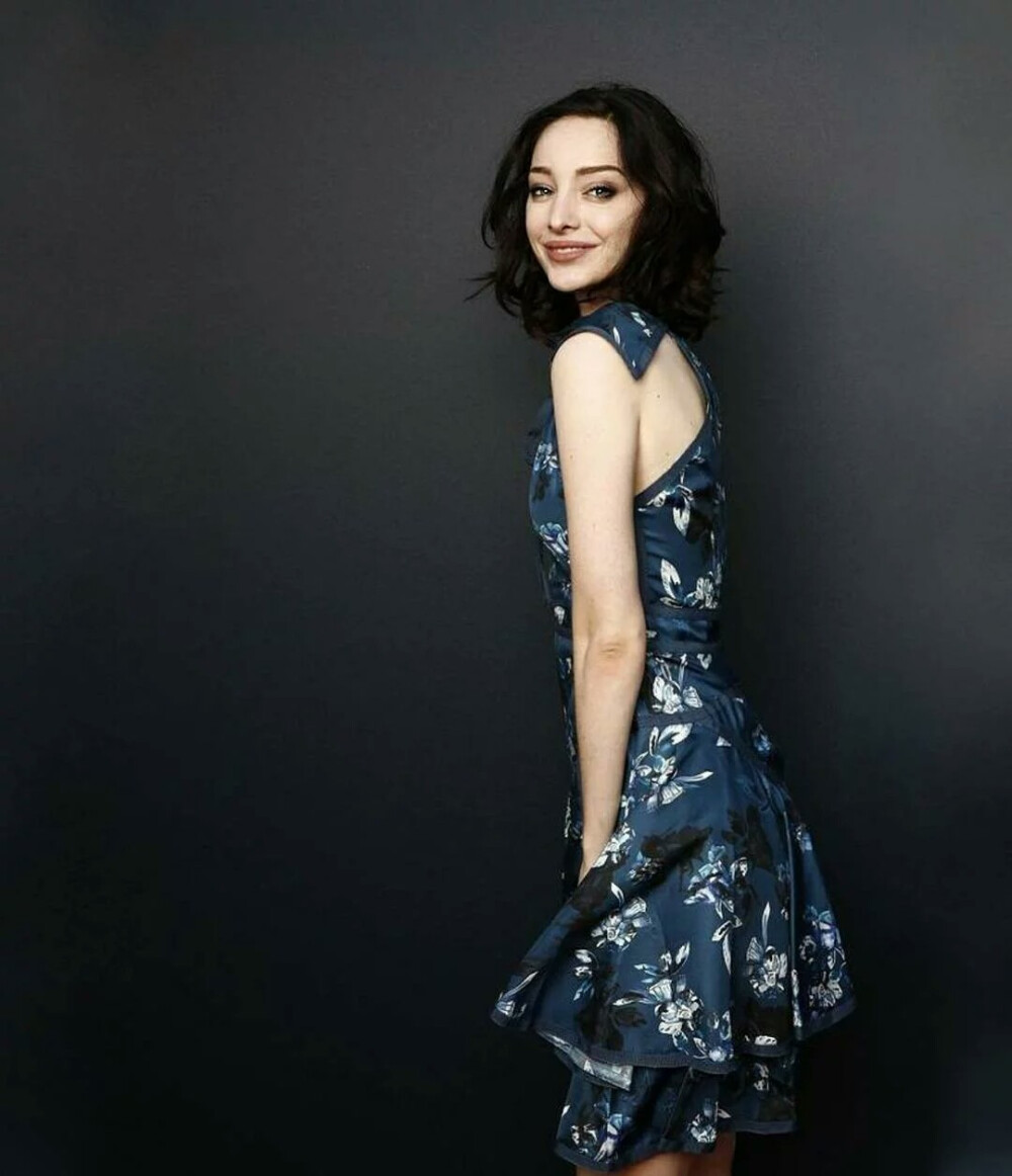 Emma Dumont