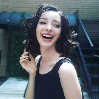 Emma Dumont