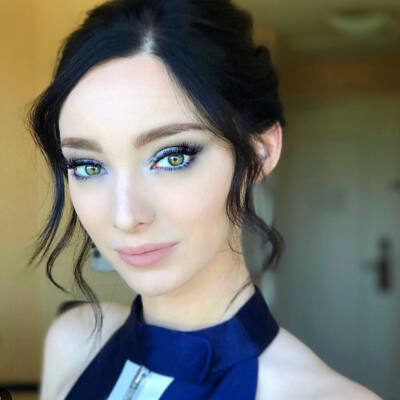 Emma Dumont