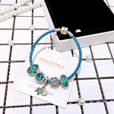 Pandora【潘多拉】
2017 潘朵拉，925纯银手链，
手围16一21厘米
最新皮绳款式