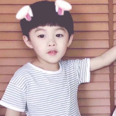 情侣头像[敬往事一杯酒，再爱也不回头✨] by.Lotus