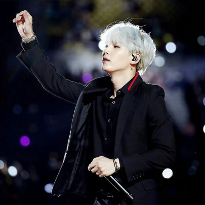 ◤防弹少年团 BTS 金南俊 RAP MONSTER 金硕珍 JIN 闵玧其 SUGA 郑号锡 J-HOPE 朴智旻 JIMIN 金泰亨 V 田柾国 JUNG KOOK cr自最爱偶像◢