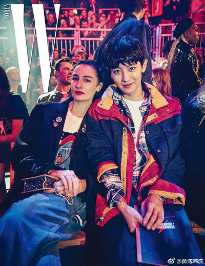 #韩流日报#17日，《W Korea》公布了11月刊 ChanYeol x Tommy in London 专栏的部分图片~记录了此前#EXO##朴灿烈#在伦敦看秀的精彩瞬间~ ​​​​