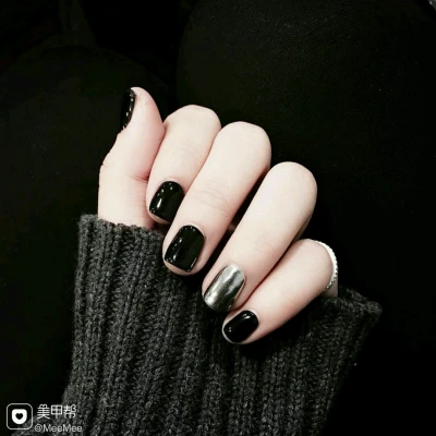 美甲简单黑色