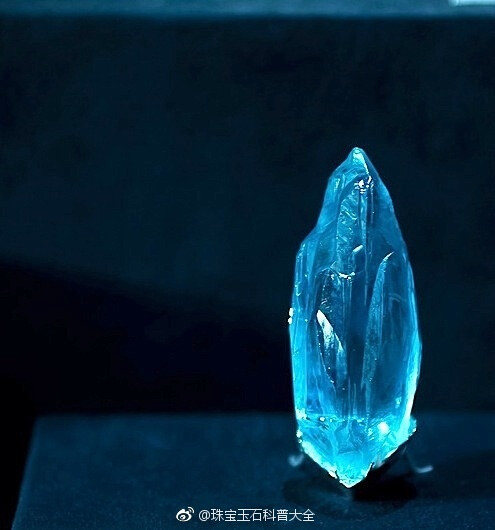 海蓝宝 Aquamarine 的美真的特别的深邃迷人 ​​​​