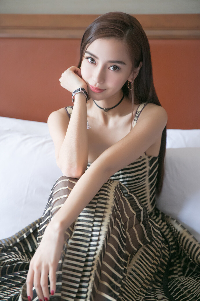 Angelababy 亮相上海恒隆广场全新中国旗舰店开业活动