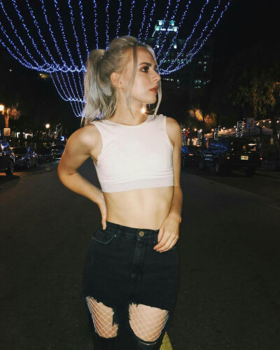 #Madilyn Bailey#给大家介绍下这是我老婆