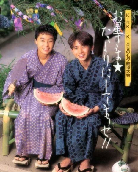 
近畿小子(KinKi Kids[1])，是日本杰尼斯事务所旗下的双人组合。成员为堂本光一及堂本刚，于1993年8月6日组成。1997年7月21日正式出道。代表作有《硝子の少年》、《雨のMelody/to Heart 》等。