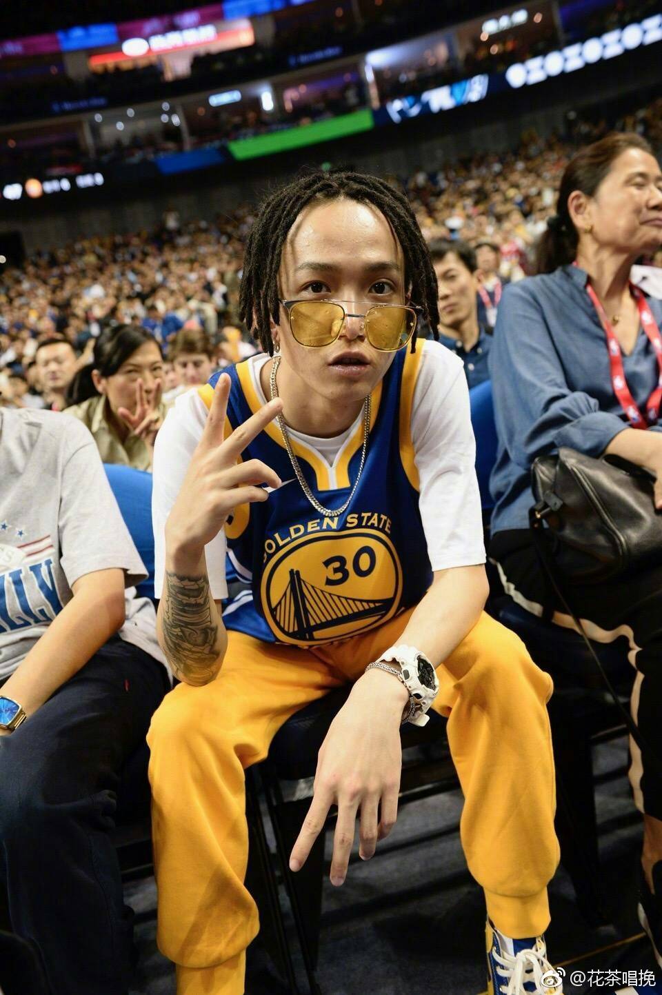 有一点点脸红,你在偷看我