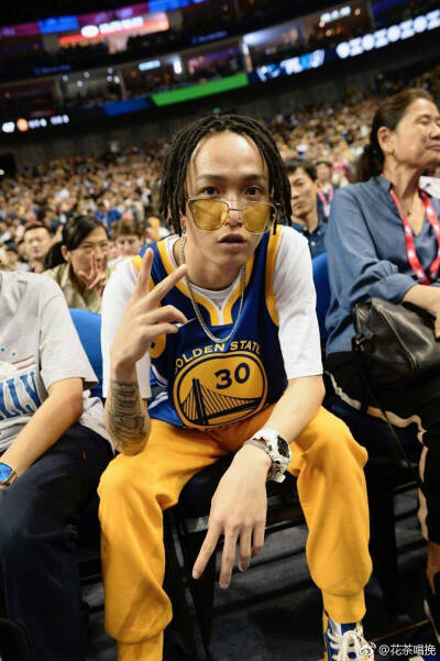 有一点点脸红,你在偷看我