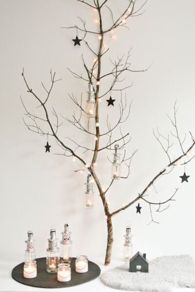 干枯的树枝也能拿来做家庭装饰，而且装饰效果非常强。