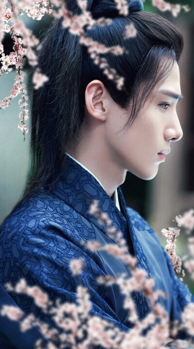 白敬亭 cr:兔牙不肥