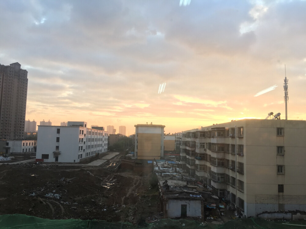 冬天天黑的早也有好处，可以轻易看夕阳～10.18