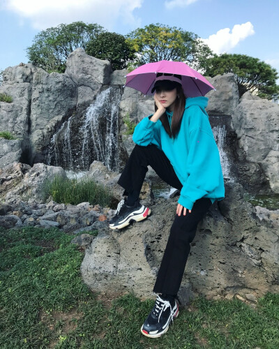 2NE1 Sandara 朴山多拉