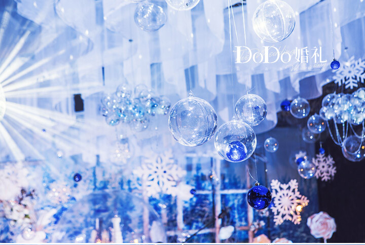 成都婚庆作品《等圆的梦》主题婚礼布置。成都DoDo婚礼，坚持“做有故事的婚礼”，专属独创的婚礼设计，杜绝模板和套路，我们注重婚礼的情感表达、视觉创新。更多美妙发现，请访问【成都DoDo婚礼官方网站】http://www.77dodo.com (手机浏览器完美兼容)