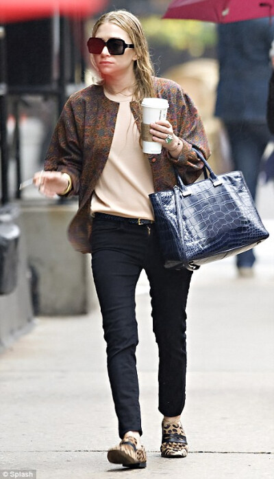 BY爱喝可乐的古娜小姐 阿什莉·奥尔森 (Ashley Olsen)