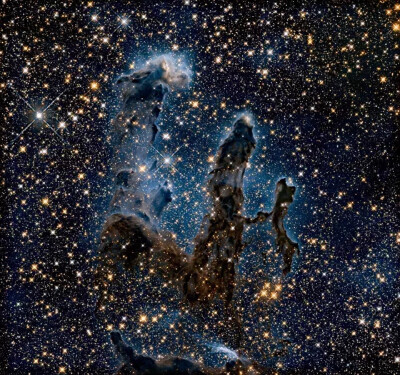 可见光版本的“创世之柱”，几乎接近宇航员坐飞船飞过鹰状星云时能够看到的情景。