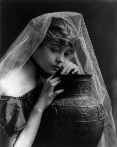 Lillian Gish by Hartsook,c.1915 ​​​