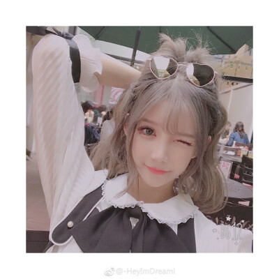 ☞温柔甜美系列女生头像☜ ♡喜欢请点赞哟♡ 谢谢小天使们♥ ◕‿◕
来源: 微博 @KeepingItFoxy