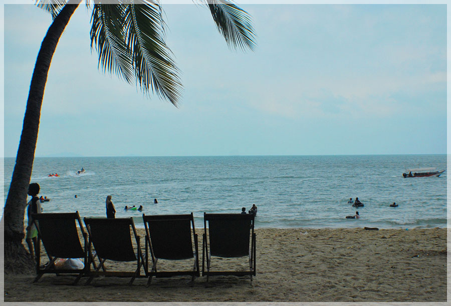 Malaysia Peninsular Beaches, Perak, Teluk Batik
马来西亚半岛海滩，霹雳州属，直落峇迪