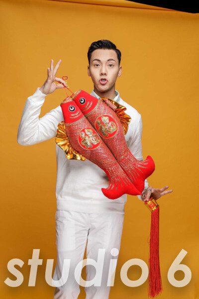 【陈伟霆 William Chan】 国美GOME 宣传图 2240 x 3360 px (图源： 微博)