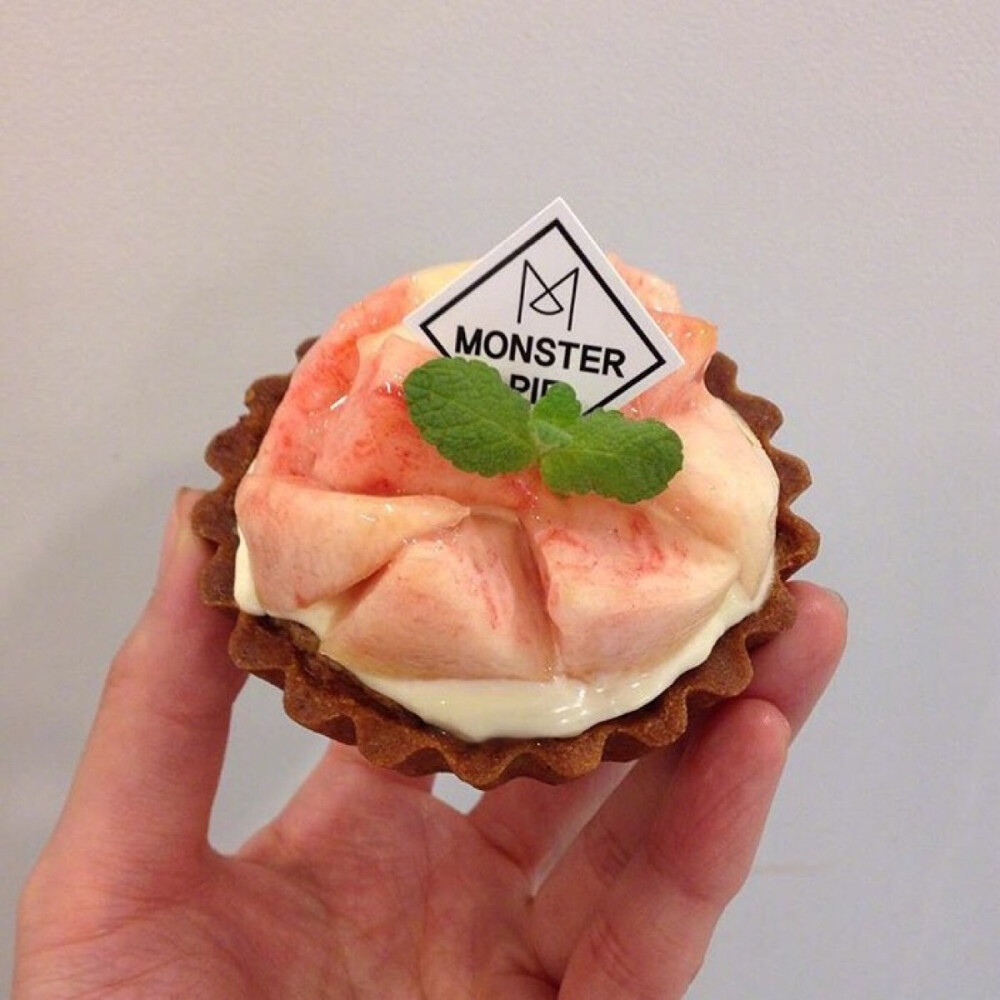 MONSTER PIE 甜品店推出的的水蜜桃派 ​​​