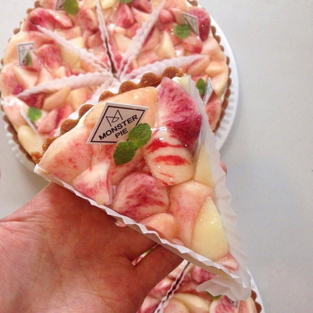 MONSTER PIE 甜品店推出的的水蜜桃派 ​​​