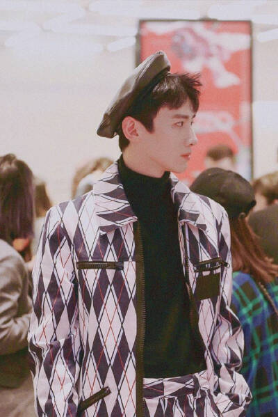 白敬亭 cr:兔牙不肥