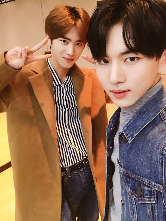 PENTAGON 闫桉（YANAN）姜炯求（KINO）