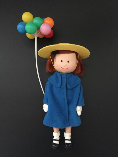 麦德兰娃娃和气球