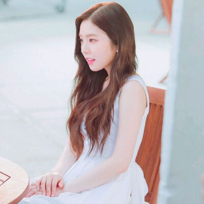 裴柱现IRENE裴珠泫.自截自调.抱图点赞图片.