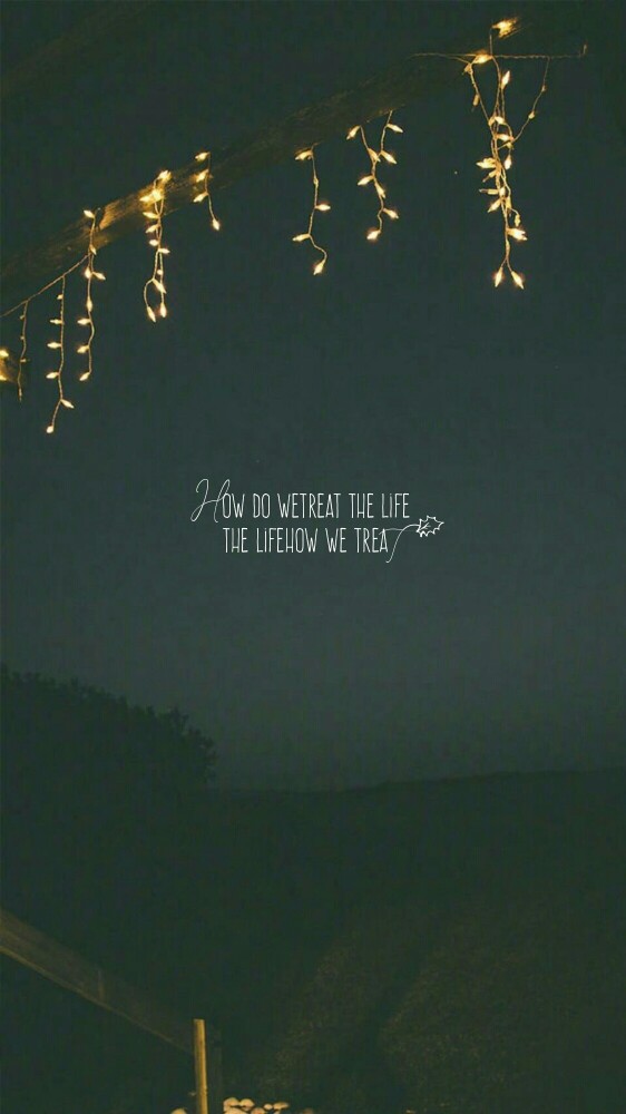 我们怎样对待生活，生活就怎样对待我们。How do we treat the life, the life how we treat ​​​。快期中考试了。吸欧气。