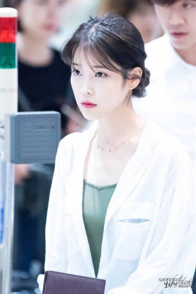 IU